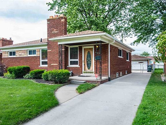 2nd image of 19813 Mauer St