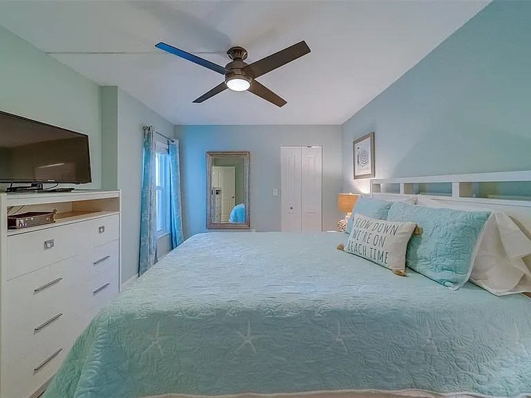 17980 Gulf Blvd #402 — Photo 31