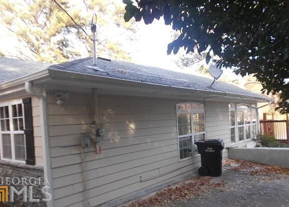 2nd image of 434 Lakeshore Dr