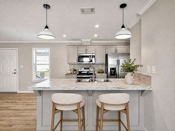 3rd image of 200 Devault St Lot 100