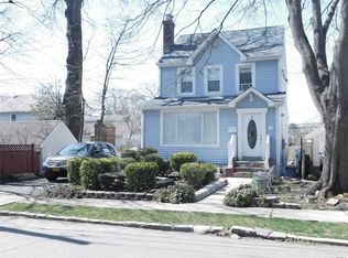 1 N Cambridge St, Malverne, NY 11565