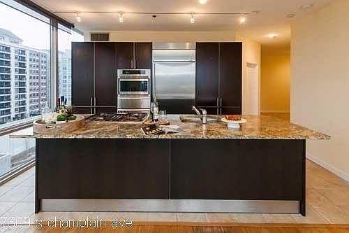 5th image of 7309 S Champlain Ave #1114