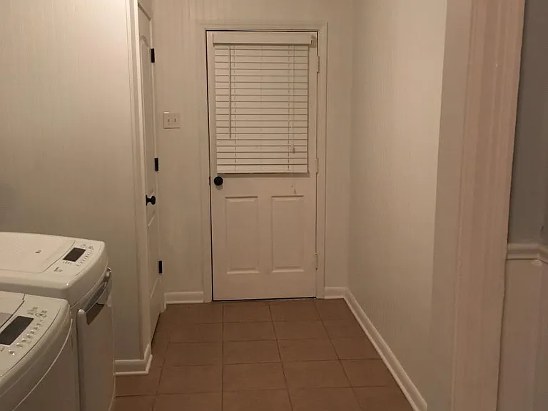 736 S Graham St — Photo 15