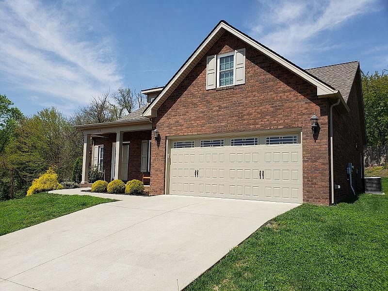 1st image of 123 N Oaks Dr