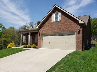 123 N Oaks Dr, Salem, VA 24153