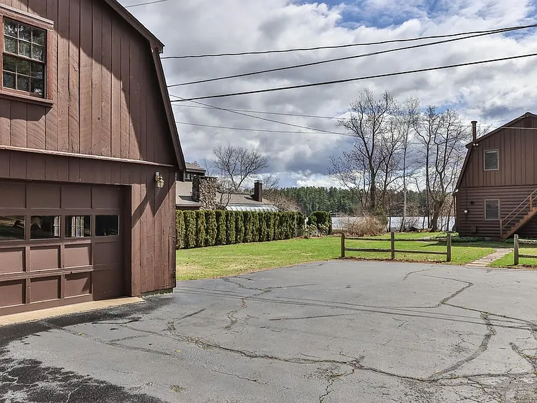 7 Howards Grv — Photo 27