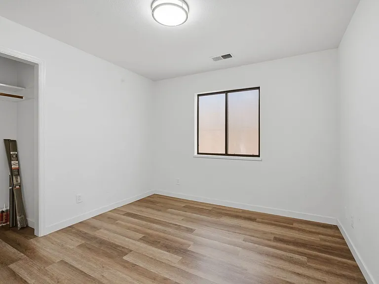 228 Abbot Ave — Photo 30