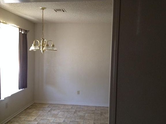 5th image of 419 S Elm Ct