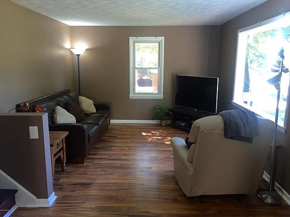 4th image of 5228 Larkin Ave NE