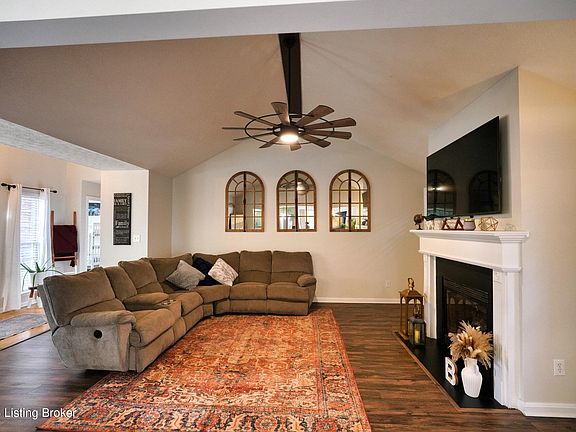 5th image of 8110 Kellerman Rd