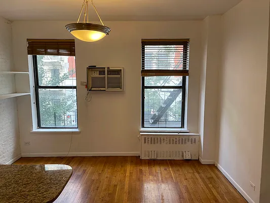 Rented by Aliya Global Realty Inc. | media 23