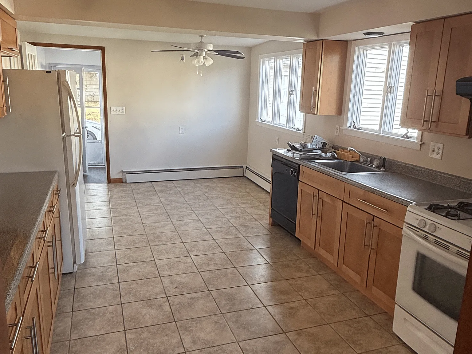 2 bed, 1200 sqft, $1,500 — Photo 1