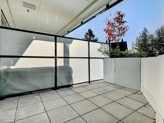 3rd image of 3420 Saint Catherines St #202