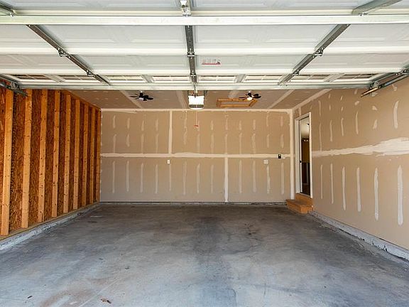 3rd image of 1668 Missouri Ave