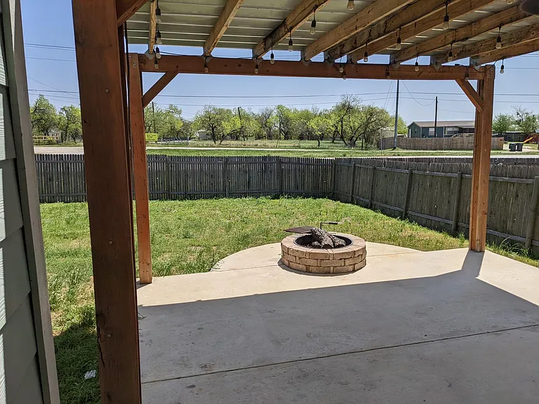 356 Twisted Oaks Ln — Photo 11