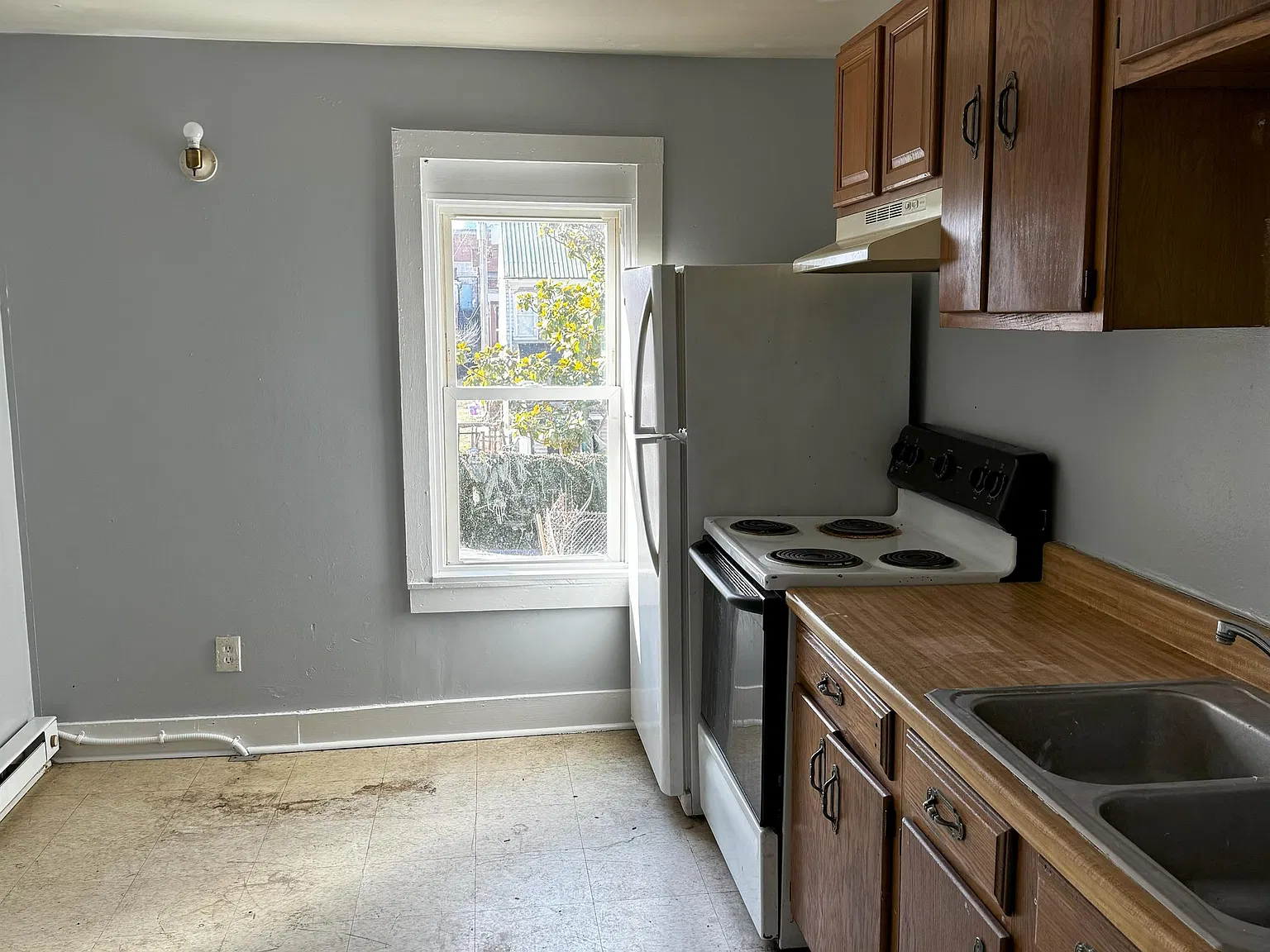204 E. Martin Street - 3 — Photo 4
