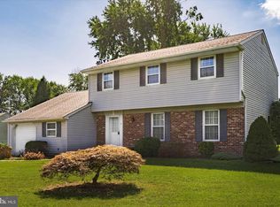 320 Magnolia Rd, Warminster, PA 18974