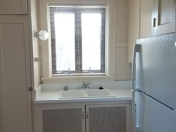 3rd image of 2205 E Belleview Pl APT 3C