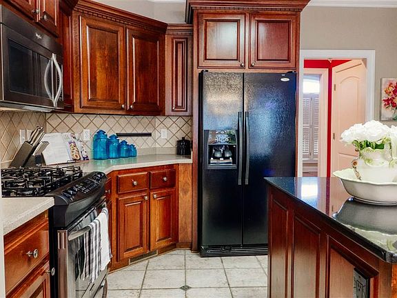 5th image of 23 Larkwood Dr