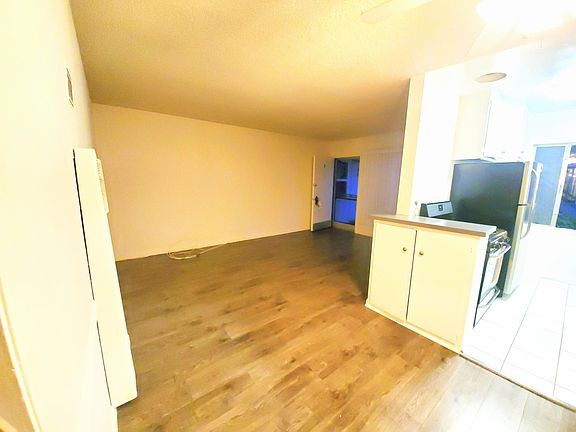 2nd image of 2320 Glendale Blvd #39