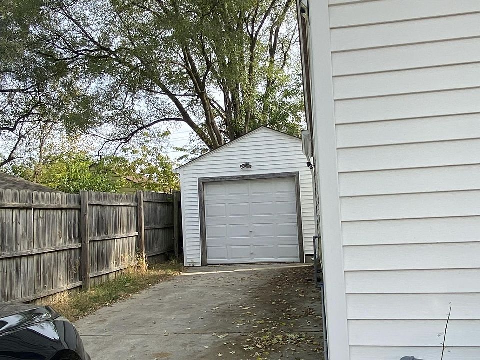 2nd image of 3134 Sewell St