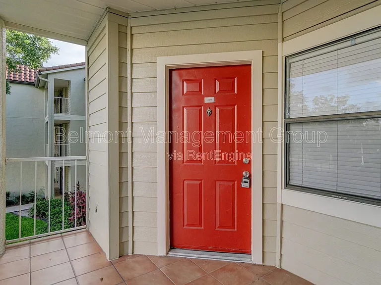 3004 Parkway Blvd #209 — Photo 2