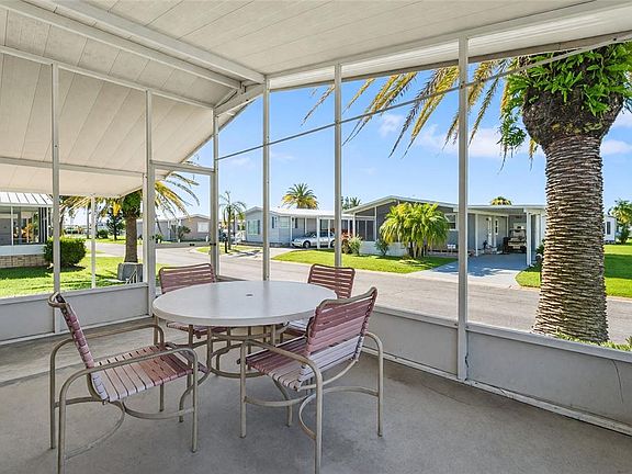4th image of 693 RIVERVIEW CIRCLE