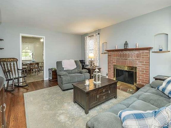 5th image of 34 Maple Street