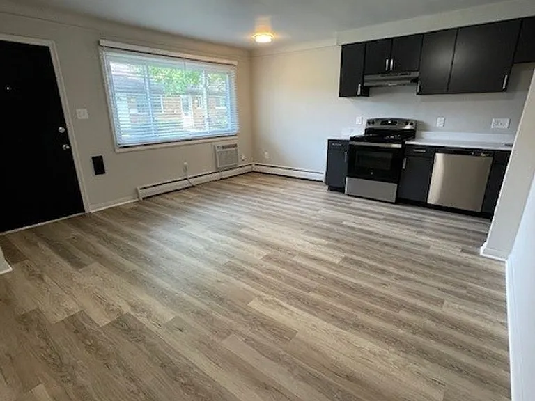 3830 Devon Rd #4 — Photo 2