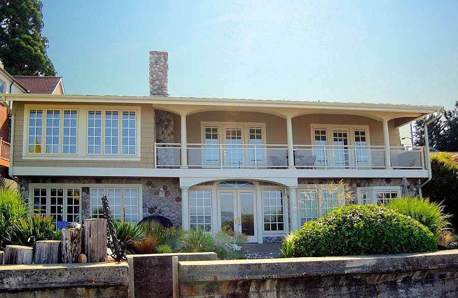 2nd image of 6737 Beach Dr SW