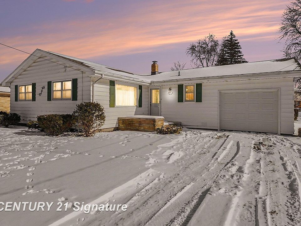 1st image of 2834 Clayburn Rd