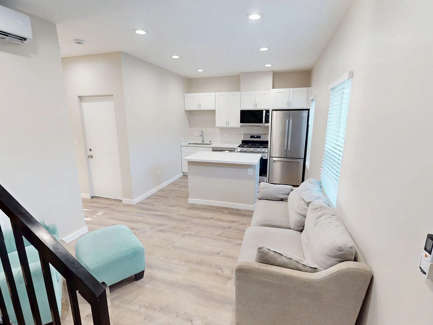 Updated 3 Bed / 2 Bath on Ewing! — Photo 4