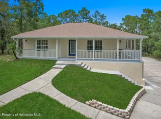 9005 Long Lake Ave, Weeki Wachee, FL 34613