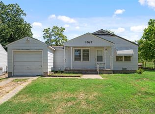 1562 S Rogers Ave, Bartlesville, OK 74003