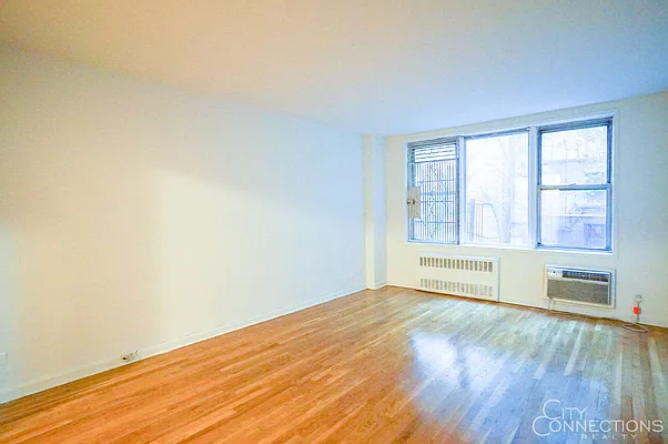 Rented by City Connections Realty | media 10