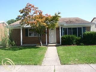 1st image of 32844 Mackenzie Dr