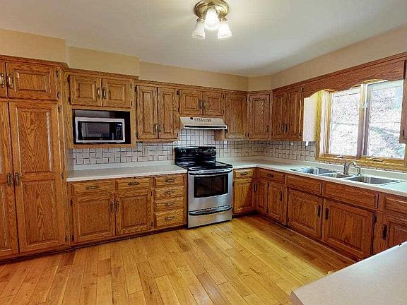 5th image of 290 Swiss Hill Dr