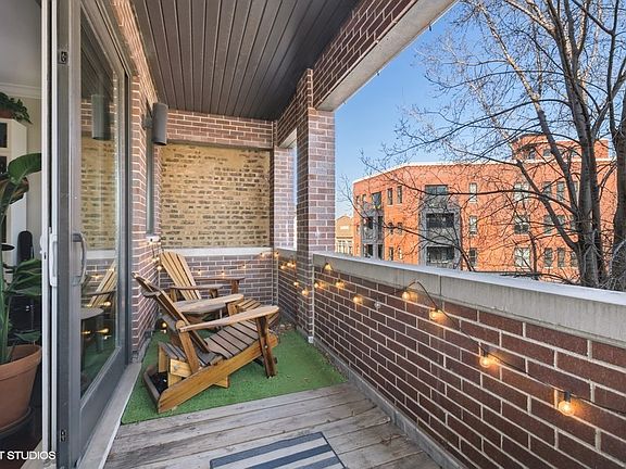 3rd image of 3864 N Lincoln Ave APT 3