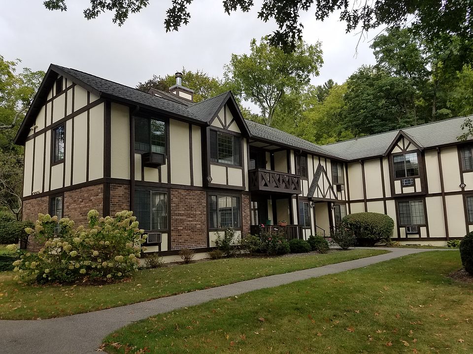 1st image of 20-8 Foxwood Dr