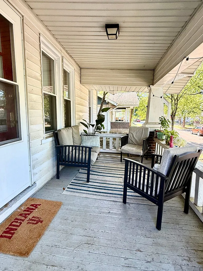 2 Bedroom House (Can occupy 3 unrelated Adults) $1,700. Available August 2027 — Photo 3