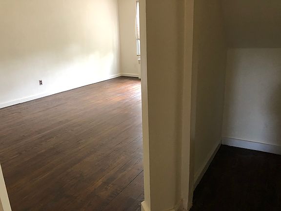 2nd image of 528-530 Castleton Ave