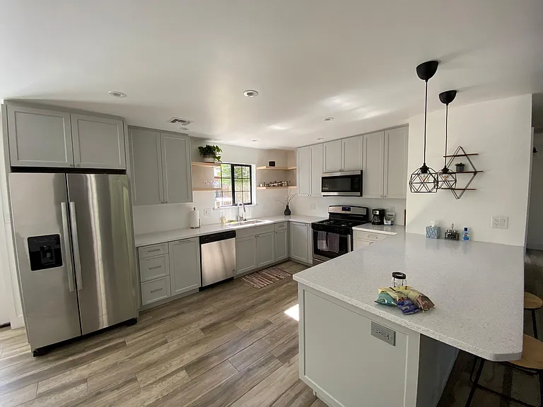 1919 N San Francisco St — Photo 1