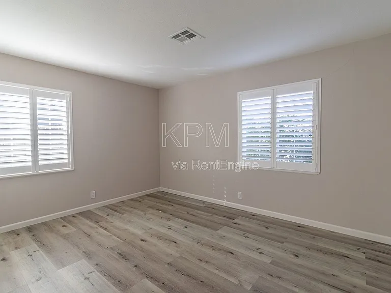 218 E Longview Ave — Photo 18