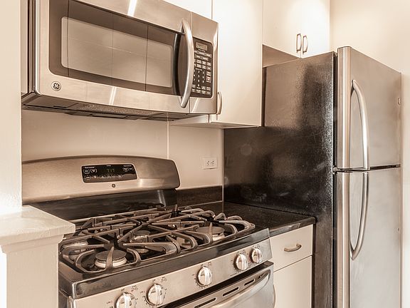 3rd image of 182 E 95th St APT 22D