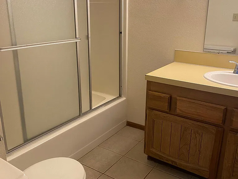 THE FORUM APARTMENTS — Photo 10