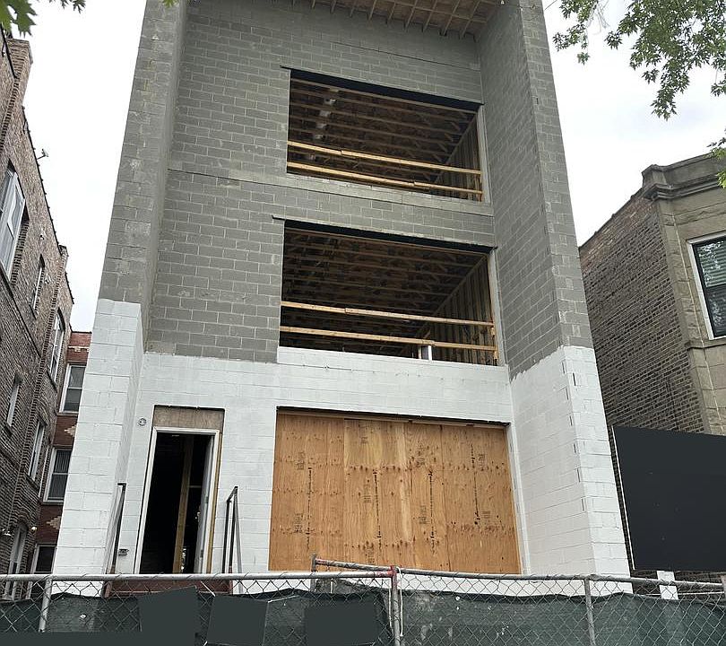1st image of 831 N Maplewood Ave #1