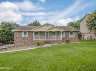 4400 Foothills Dr, Knoxville, TN 37938