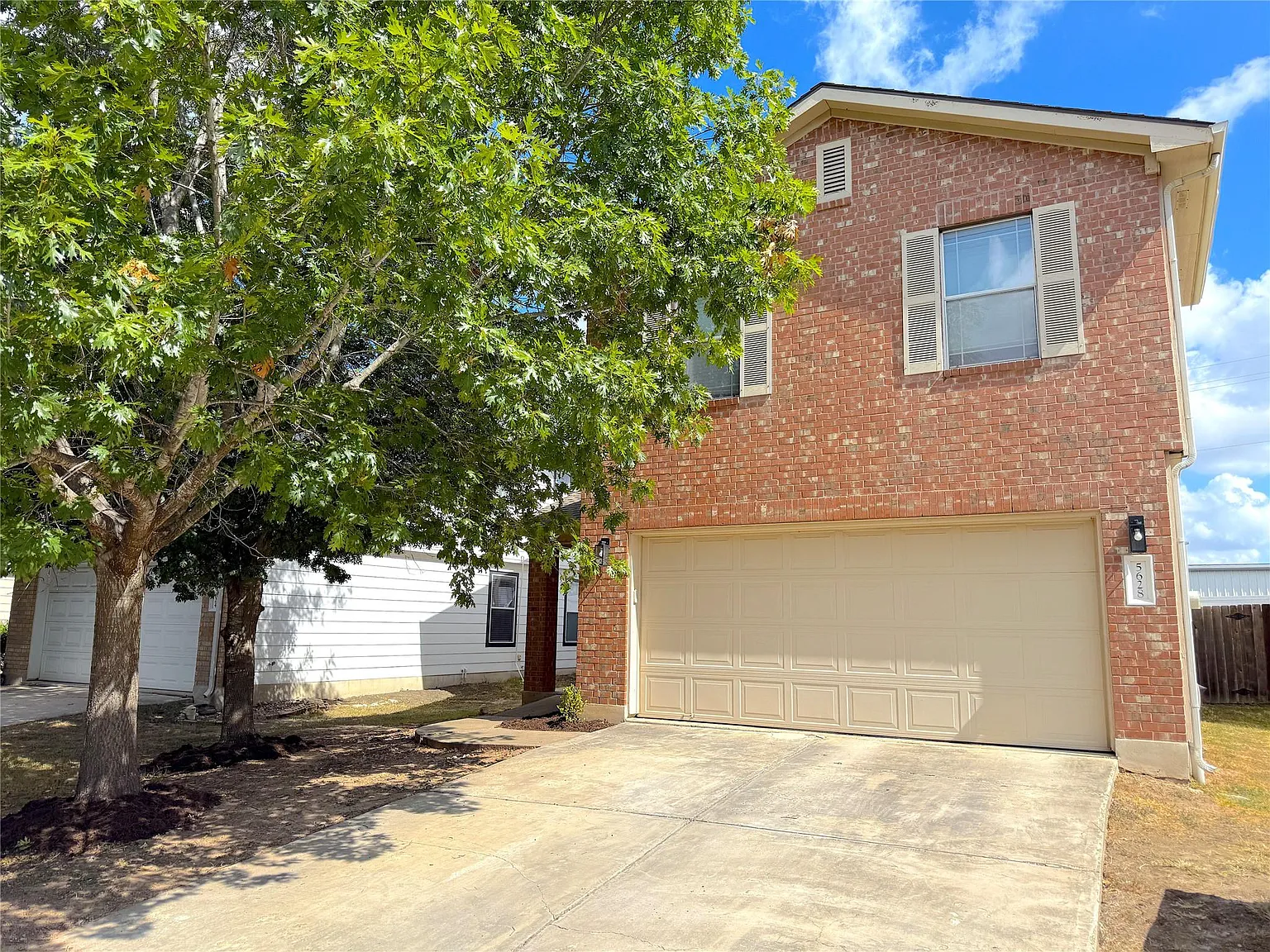 3 bed, 2.5 bath, 1659 sqft, $1,850 — Photo 2