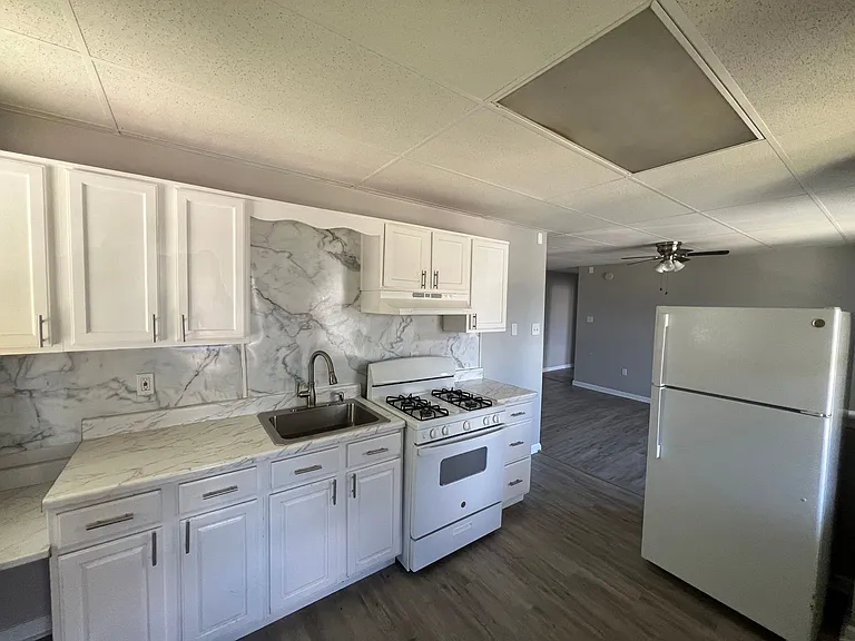 24 S Empire St #2R — Photo 4