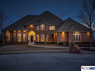 16815 Pasadena Ct, Omaha, NE 68130